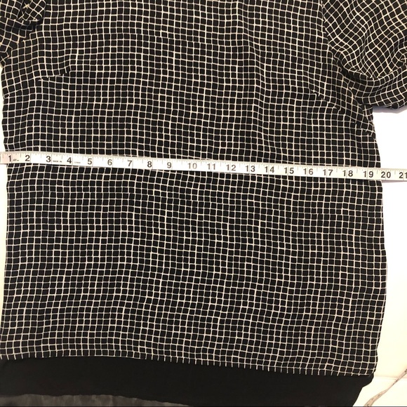 Womens the limited top size medium ( free with purchase) - Picture 9 of 12